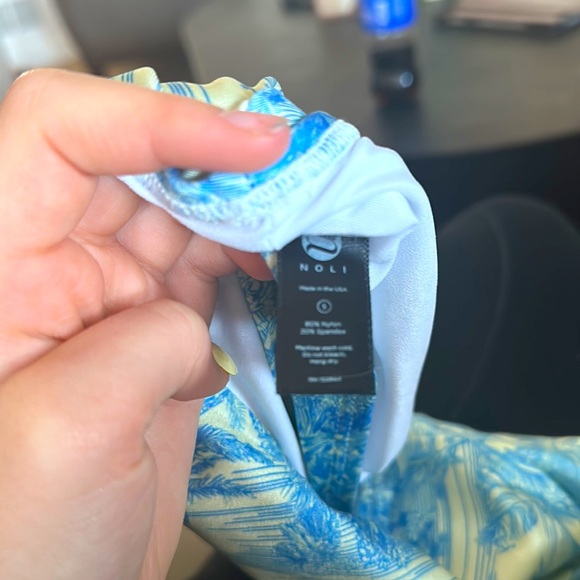 N O L I        Cute one piece swimsuit with palm trees (no price tag) - Picture 6 of 6